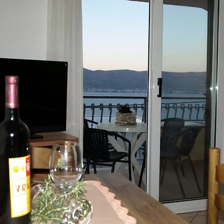 Apartments Ljilja Sea View Slatine Exterior photo