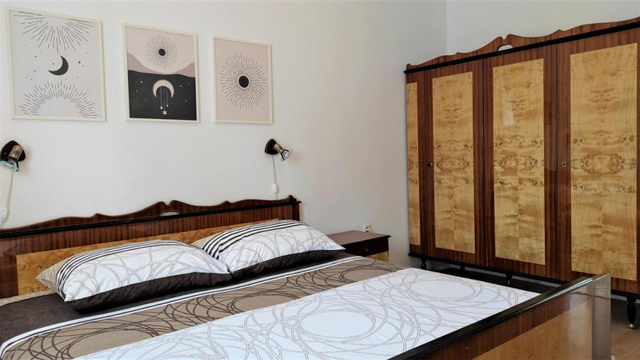 Apartment Ljilja *